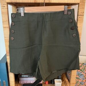 Ecru size 6 Olive Green Button-Detail Women's Shorts
